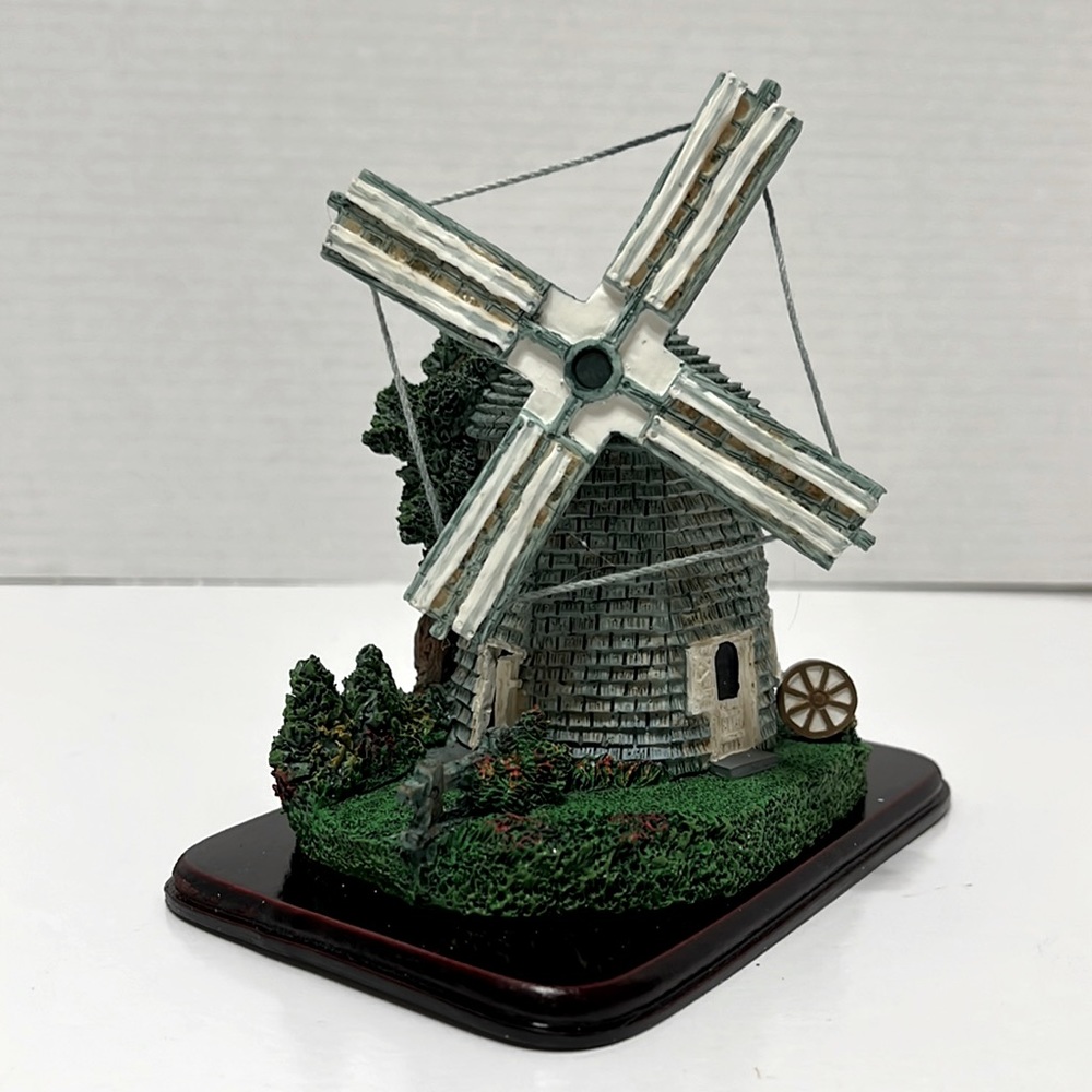NWT America’s Bygone Days Sandwich Windmill